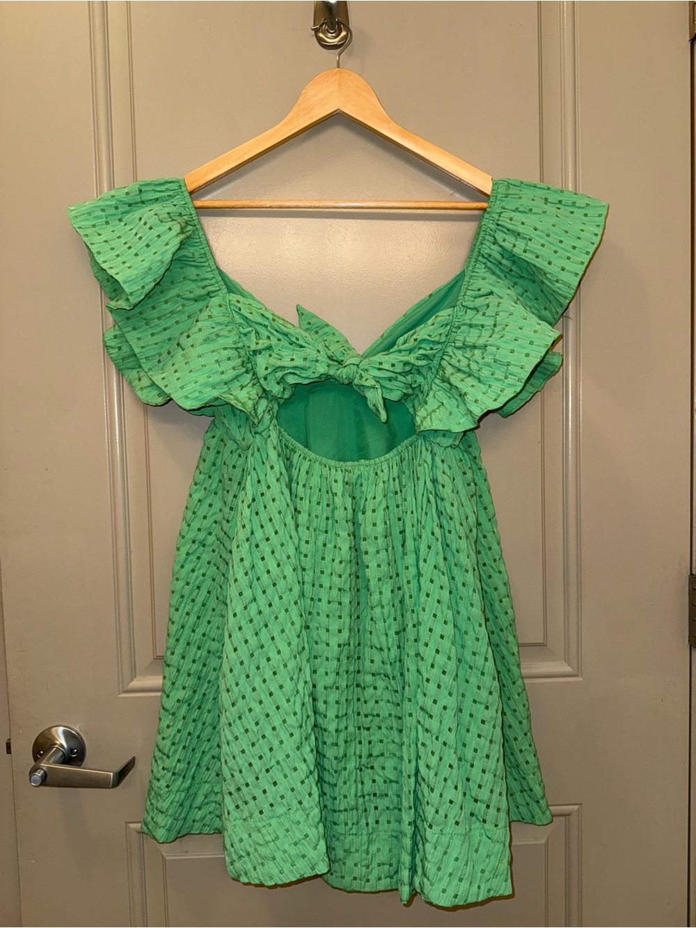 Green Ruffled Sleeve Dress - Picture 2 of 3